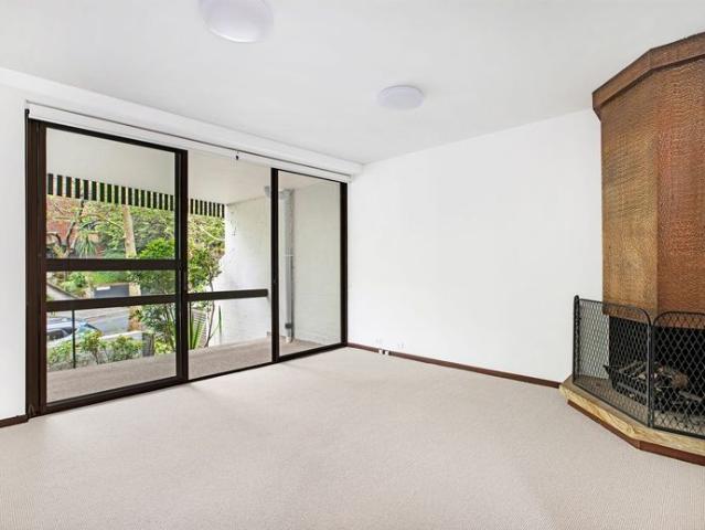 Townhouse for rent in Lower North Shore, Sydney