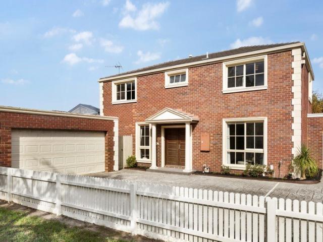 Townhouse for sale in Camerons Creek, Victoria