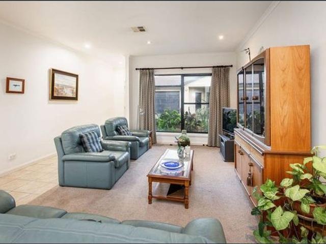 Townhouse for rent in South Albury, Albury