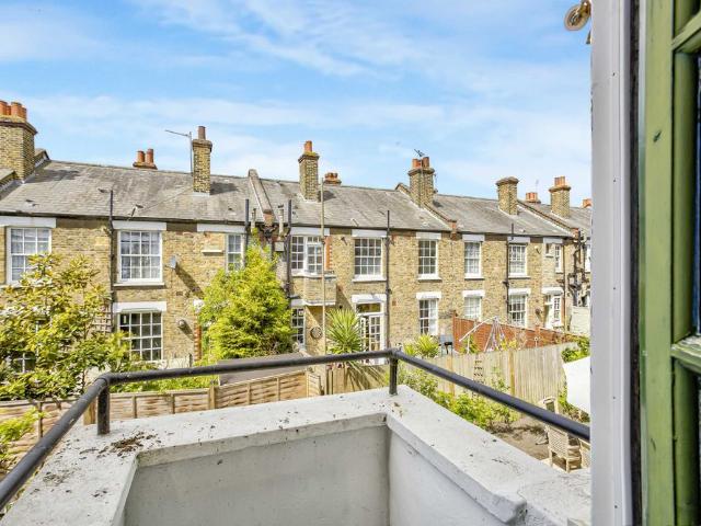 House for rent in Clapham Junction, Greater London