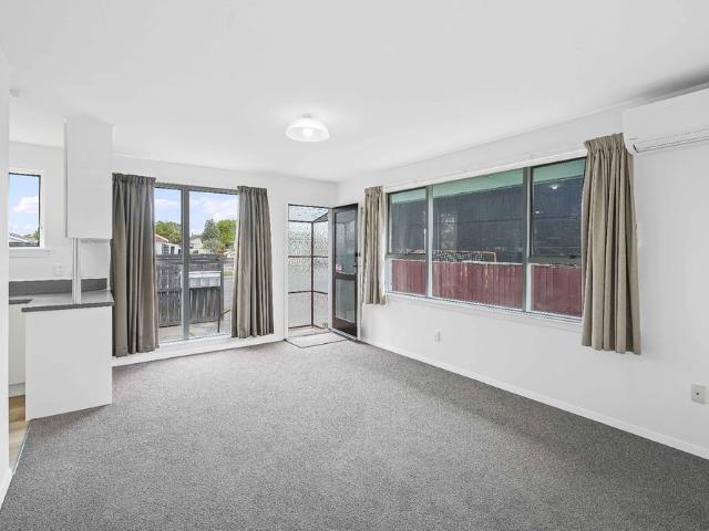 Apartment for rent in Chaslands, Canterbury