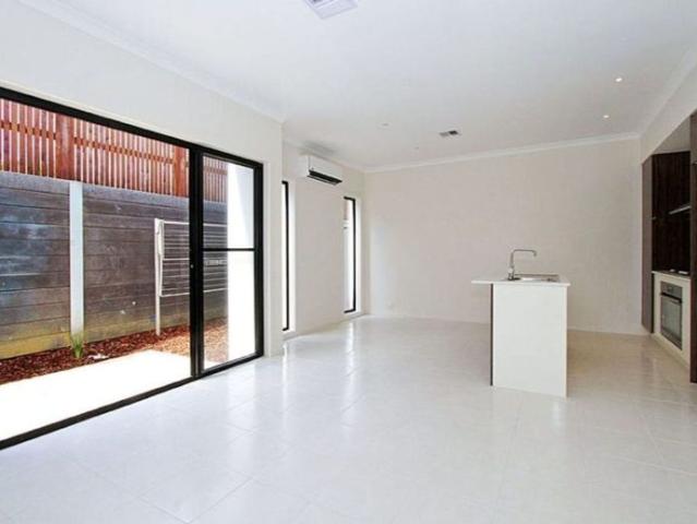 Townhouse for rent in Camerons Creek, Victoria