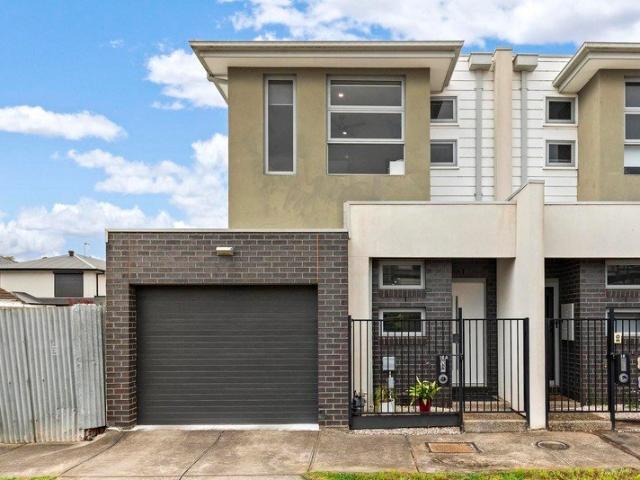 Townhouse for sale in Moonee Ponds, Melbourne