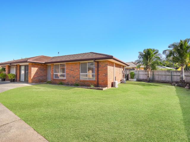 House for sale in Ashmore City