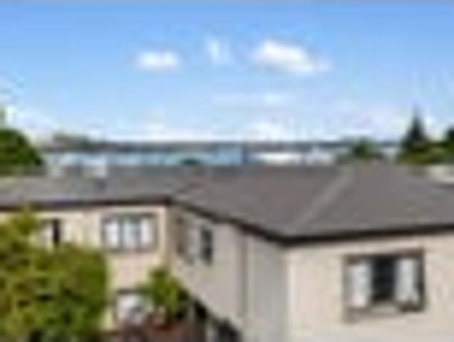 Townhouse for sale in Onehunga