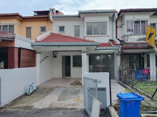 Terraced House for sale