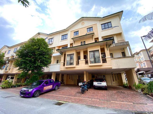 Townhouse for sale in Country Heights Damansara, Kuala Lumpur
