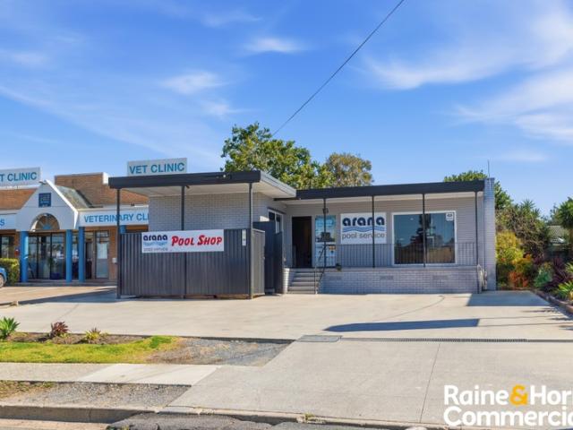 Office for rent in Toombul, Queensland