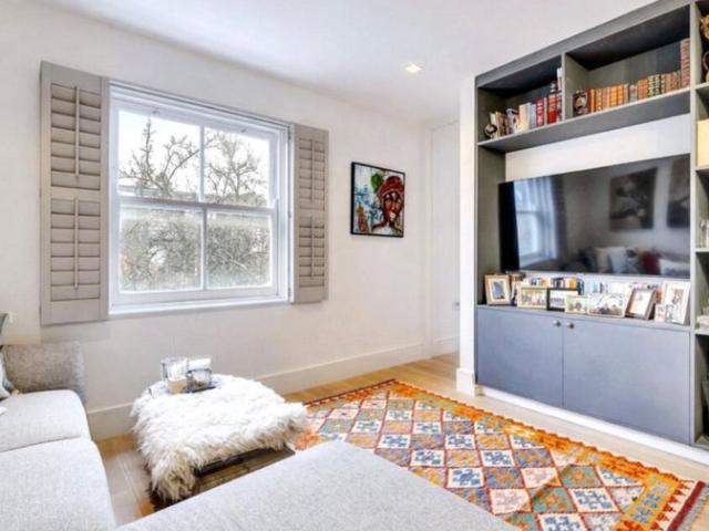 Apartment for rent in Sands End, Greater London