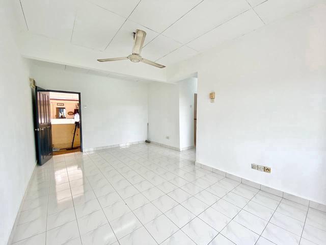 Apartment for sale in Petaling, Damansara Damai