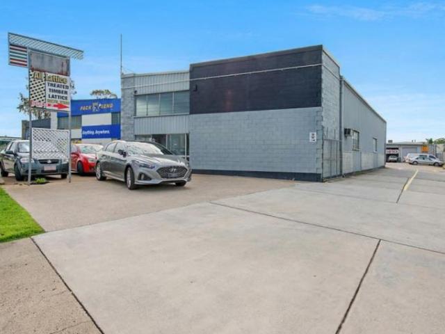 Warehouse for rent in Toombul, Queensland