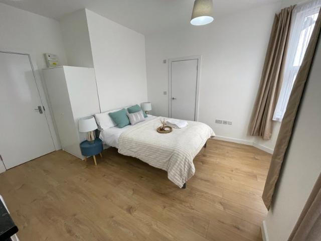 Studio for rent in Dollis Hill, Greater London