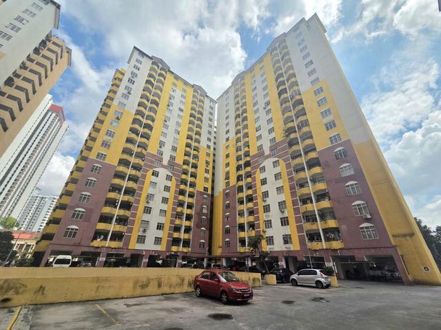 Apartment for sale in Petaling, Damansara Damai