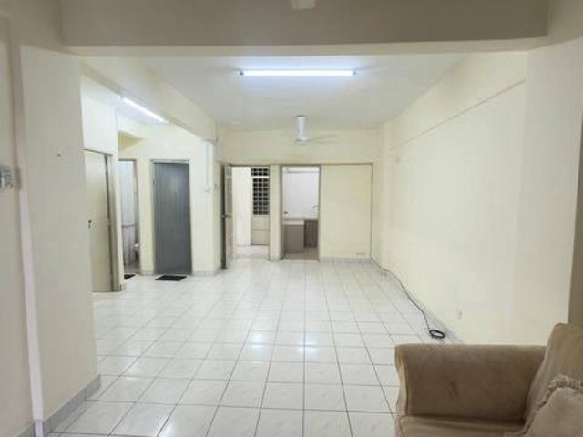 Flat for sale in Petaling, Alam Impian