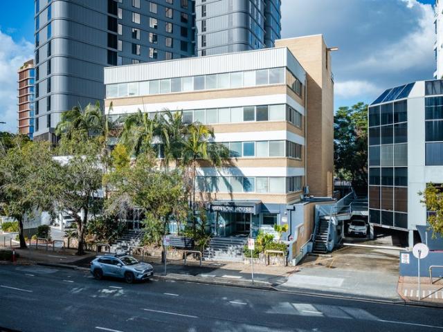 Office for rent in Toombul, Queensland