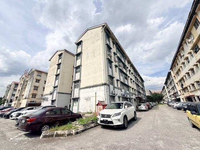Flat for sale in Kajang, Langat