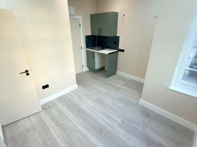 Studio for rent in Upper Clapton, Greater London