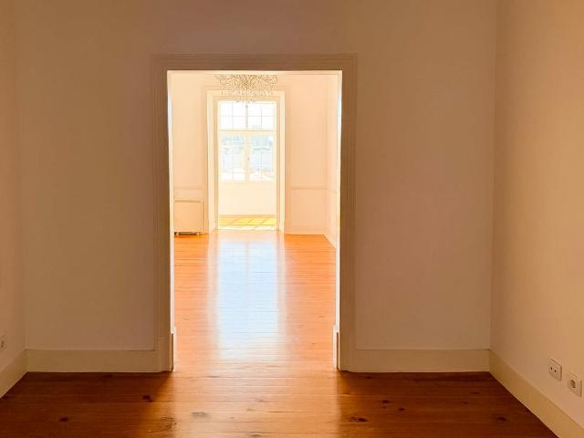 Apartamento alugar em Santo António, Lisboa
