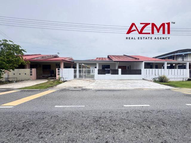 Residential House for sale in Long Miri