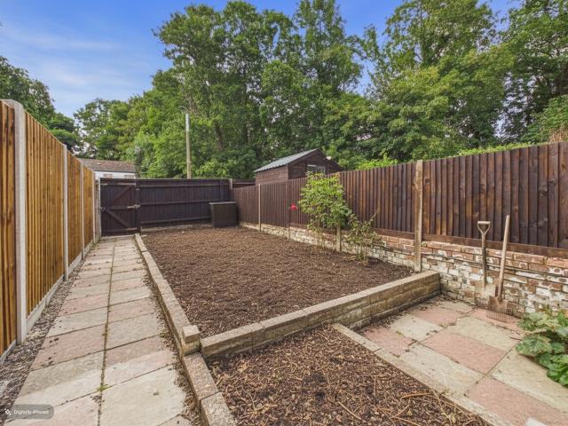 House for rent in Highfield, Pouchen End