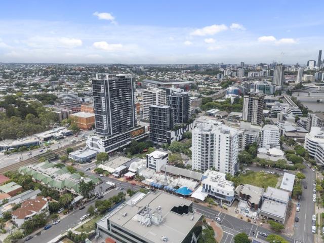 Office for sale in Toombul, Queensland
