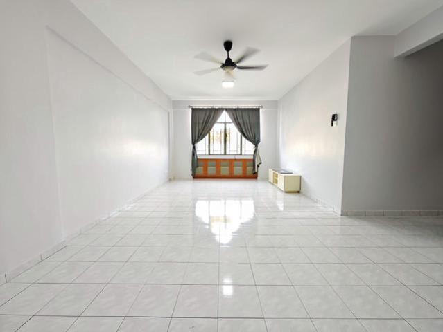 Apartment for sale in Petaling, Damansara Damai