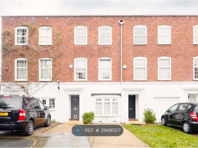 House for rent in London Borough of Ealing, Greater London