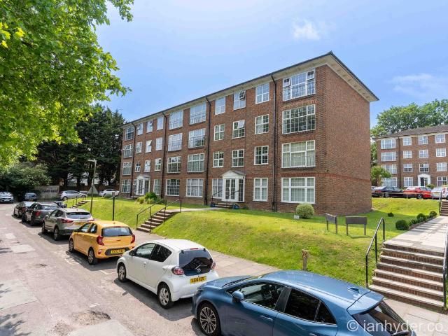 Apartment for rent in Withdean, Brighton