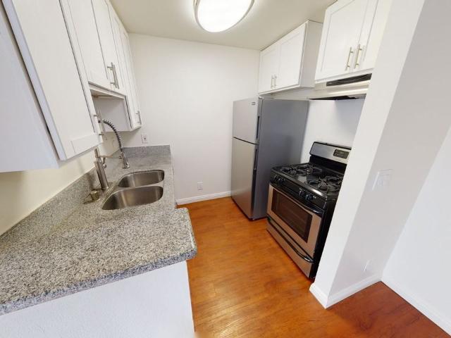Apartment for rent in Canoga Park, California