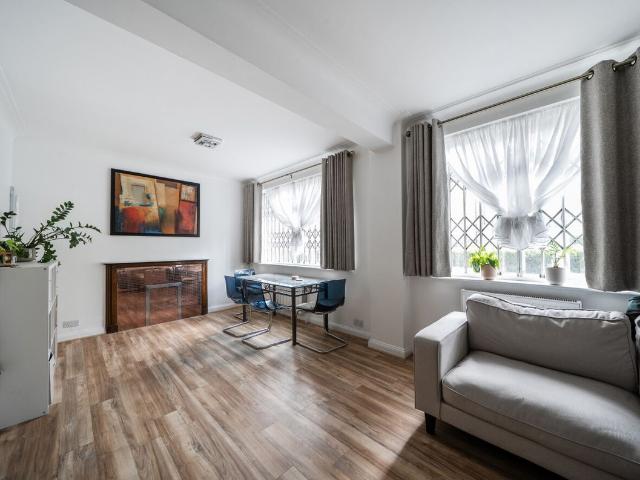 House for rent in Belsize Park, Greater London
