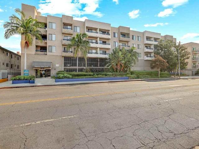 Apartment for rent in Canoga Park, California