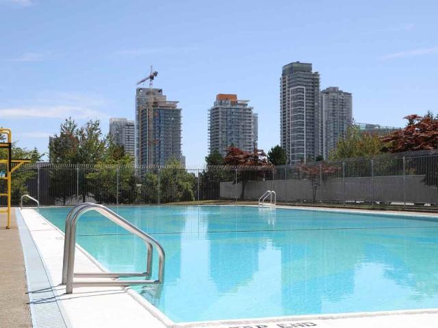 Apartment for rent in Surrey, British Columbia