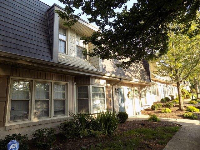 Condo for sale in Lexington