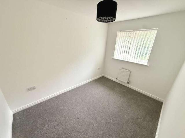 Townhouse for rent in Whitecross, Warrington