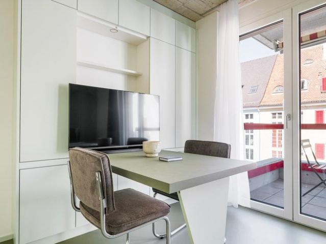 Studio mieten in Einigen, Zürich
