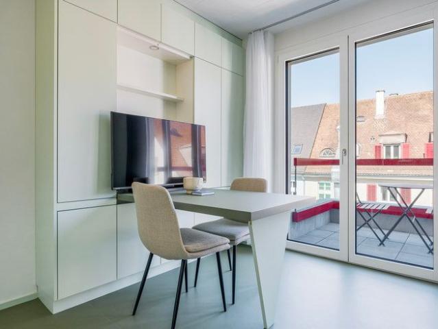 Studio mieten in Einigen, Zürich