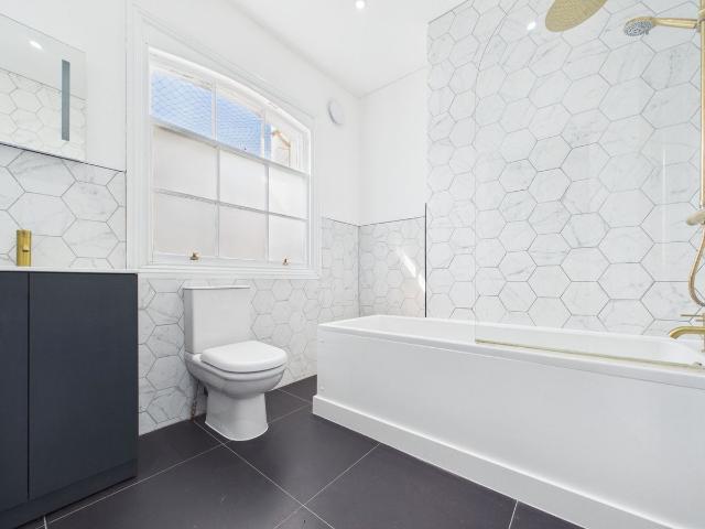 Apartment for rent in Brunswick, Brighton