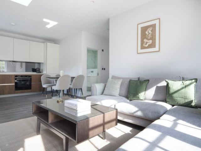 Apartment for rent in St. John's Wood, Greater London