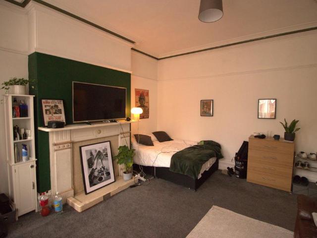 House for rent in Hyde Park, West Yorkshire