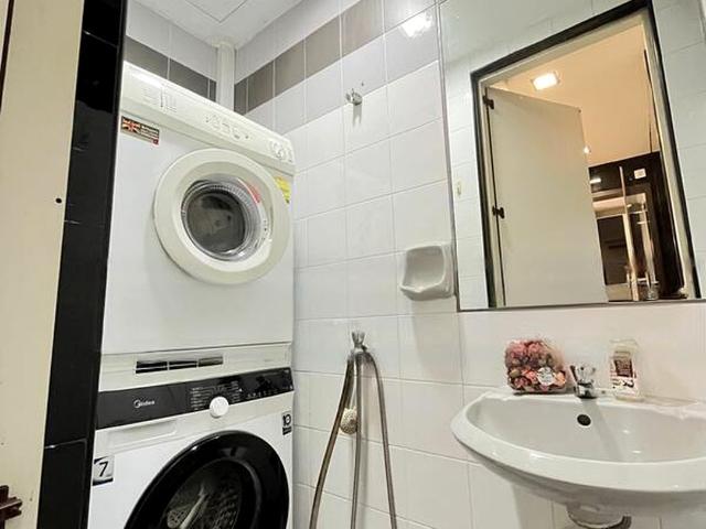 Condominium for sale in Clementi, 21 Central West