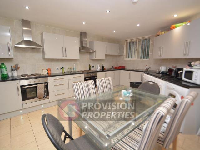 House for rent in Woodhouse Cliff, Leeds