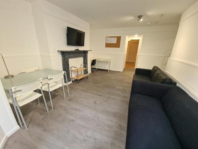 House for rent in Hyde Park, West Yorkshire