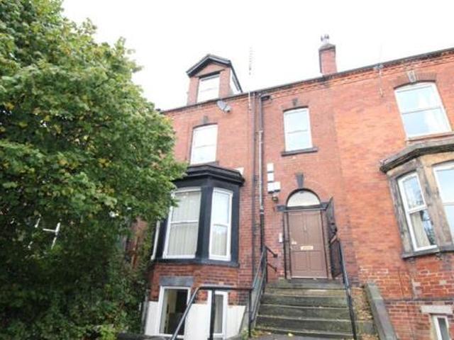 House for sale in Hyde Park, West Yorkshire
