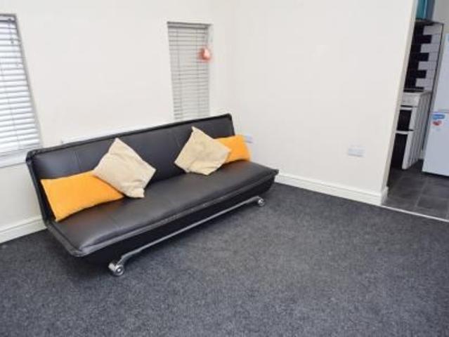 Room for rent in Joiner's Square, Hanley