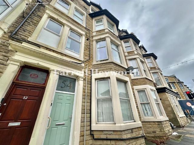 Apartment for rent in West End, Bare