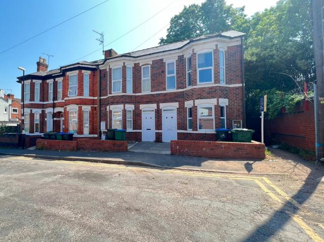 Room for rent in Spon End, West Midlands