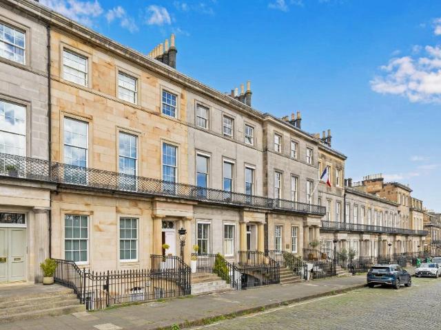 Apartment for rent in Broughton, Scotland
