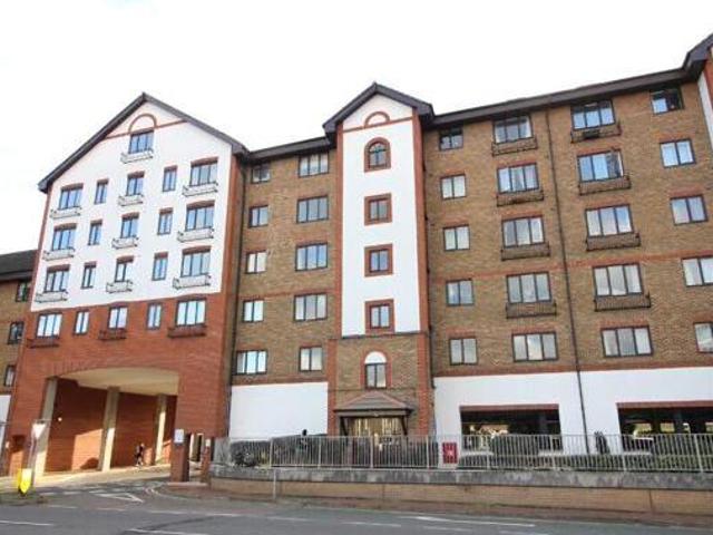 House for sale in Kingston upon Thames, Greater London