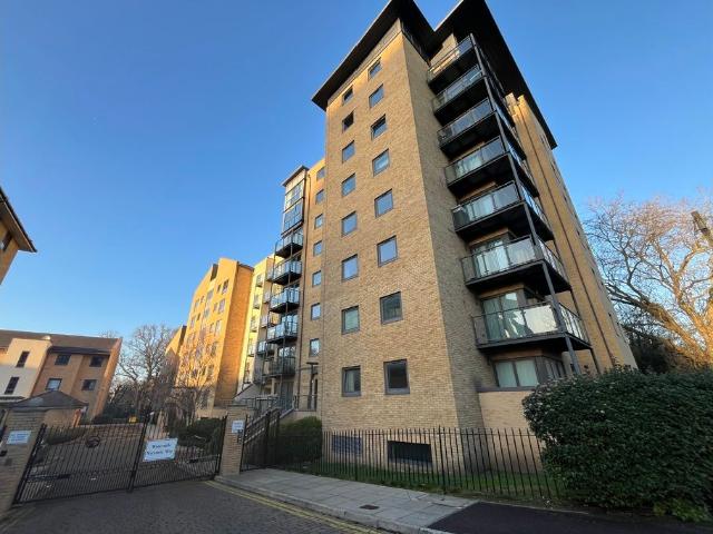 Apartment for rent in Horsell, Woking