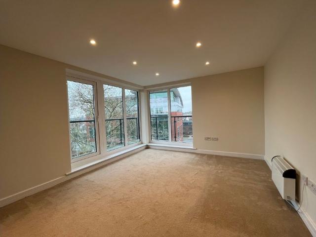Apartment for rent in Horsell, Woking